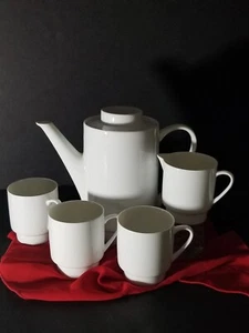 Melitta Germany MCM Wht Porcelain Tea/ Coffee Pot & Lid, 3 cups & creamer. EUC   - Picture 1 of 11