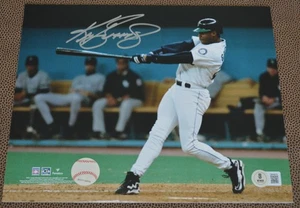 Ken Griffey Jr. Seattle Mariners Autographed 8x10 Beckett Witnessed - Picture 1 of 3