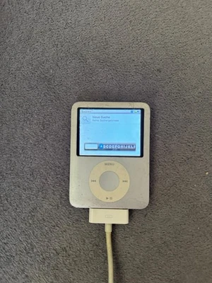 Apple iPod nano 3. Generation Silber (4GB) - Bild 1 von 3