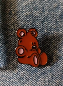 POOKY-GARFIELDS TEDDY BEAR-ENAMEL PIN-SHIPPING IS $4.99 FOR ALL THE PINS YOU BUY - Picture 1 of 3