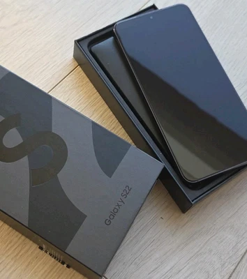 SAMSUNG GALAXY S22 5G in Schwarz Black Gebraucht Sehr Guter Zustand mit OVP - Bild 1 von 4