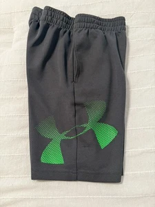 Little Boys Size 6 UNDER ARMOUR Logo Mesh Pockets Shorts Gray w/Green Logos - Picture 1 of 11