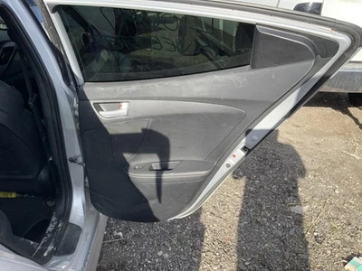 Panel de moldura interior de puerta trasera derecha usado se adapta a: Hyundai Veloster 2015 grado A Foto 1 de 4