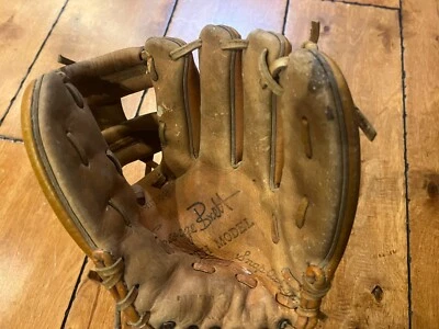 GUANTE DE BÉISBOL GEORGE BRETT REALS WILSON MODELO A2295 TALLA JUVENIL Foto 1 de 4