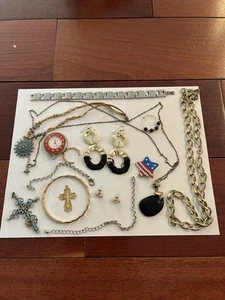 Großes sortiertes Modeschmuck Konvolut / Konvolut Vintage / Ohrringe Anhänger Armband - Bild 1 von 11