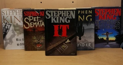 5 Books By Stephen King - Image 1 of 4