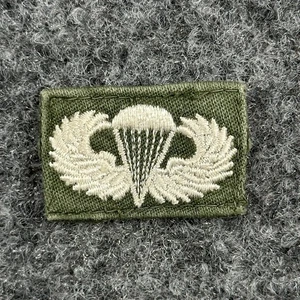 Vietnamkrieg Meister Sprungflügel Aufnäher sehr selten Gr. 1”x 1,5” bestickt Vintage grün - Bild 1 von 4