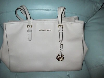 Michael Kors Bag Leather Shoulder Tote Pink Purse Designer MK Jet Set Saffiano. - Image 1 of 4