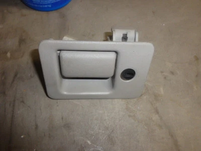 Cierre de guantera Lincoln Mark VIII 97 98 Foto 1 de 3