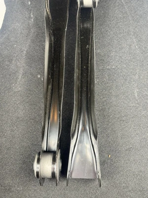2000 Jeep Cherokee Upper Front Control Arms (left And Right Side - Image 1 of 2