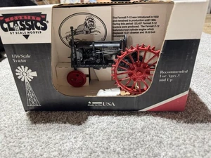 Tractor Farmall F-12 McCormick Deering Die Cast Metal Rojo Hecho en EE. UU. Modelo a Escala - Imagen 1 de 7
