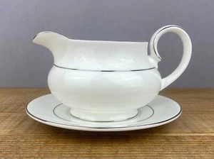 Royal Doulton Lace Point Sauciere mit Unterteller - Bild 1 von 10