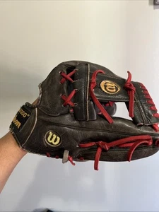 “The A2000” Infielders Glove By Wilson⚾️! Check Out Description! 🙂 - Picture 1 of 6