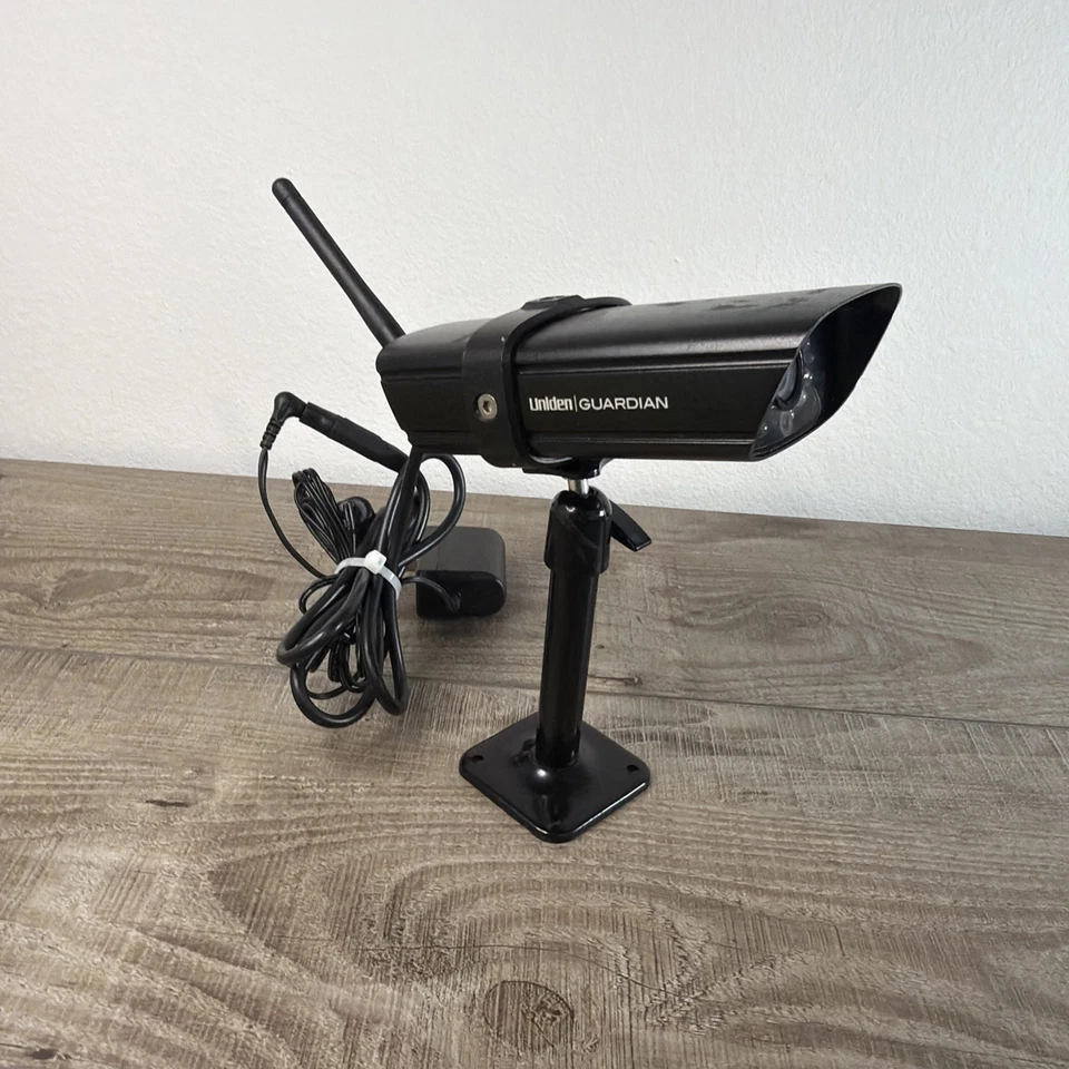 Uniden G755 Guardian Wireless Indoor/Outdoor Weather-proof Security Camera - Image 1 of 4