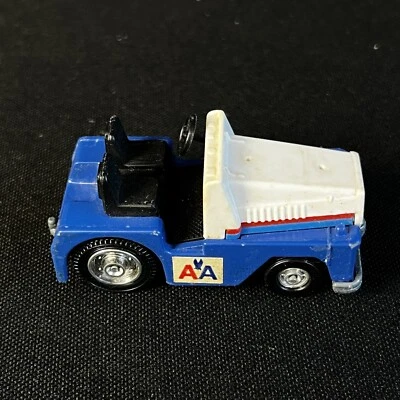 Tomica Nº Tractor de remolque Toyota 96 AA American Airlines Foto 1 de 4