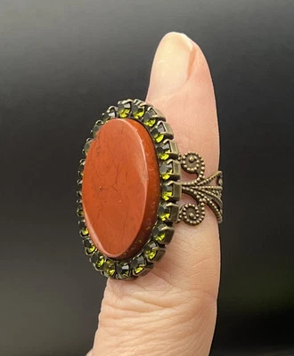 Anillo Ajustable Liz Palacios Rojo Ovalado Cabachon Verde Lima Cristales Swarovski Foto 1 de 4