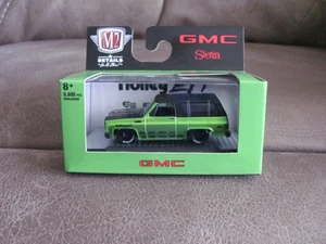 M2 Machines 73 GMC Jimmy Sierra S106 NEW 2022 22-10 HOBBY ONLY - Green - Picture 1 of 6
