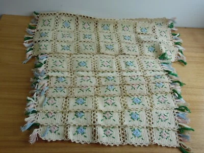 Set of 7 handmade hand knit place mats and center place very nice hand done - Image 1 of 4