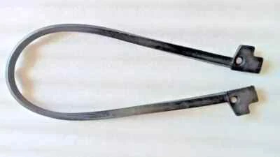 FITS SUZUKI SAMURAI 80'-95' BOTTOM WINDSHIELD FRAME TO BODY -RUBBER SEAL - Image 1 of 3