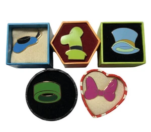Disney Hat Box 5 Pins Set Jimmy Minnie Donald Goofy Pluto (Cast Member Edition) - Picture 1 of 12