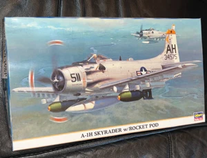 Hasegawa-MONOGRAM 1/72 A-1H W/ROCKET POD ‘SKYRADER’ Special Version 00073 - Picture 1 of 3