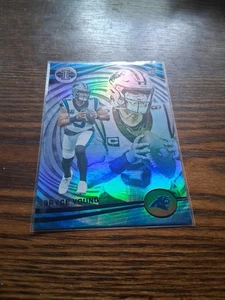 2023 Panini Illusions Bryce Young Rookie RC Scheda Base - Foto 1 di 2