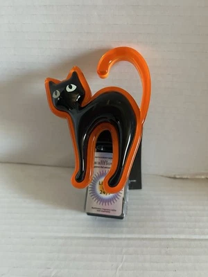 Bath & Body Works Neon Cat Wallflower NWT BUT SLIGHTLY BROKEN. - Image 1 of 4