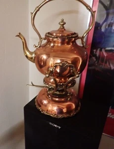 Tetera antigua de cobre y latón Spirit México - Imagen 1 de 6