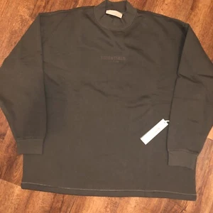 Fear of God Essentials entspannter Rundhalsausschnitt neu mit Etikett cremefarben Größe Large - Bild 1 von 6