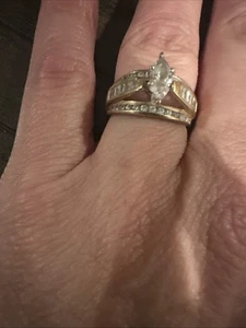 Anillo de oro amarillo de 10k para mujer talla 6 - Imagen 1 de 8