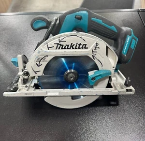 Makita Cordless Brushless Circular Saw DHS680 18V 165mm with 18V Battery - Picture 1 of 5