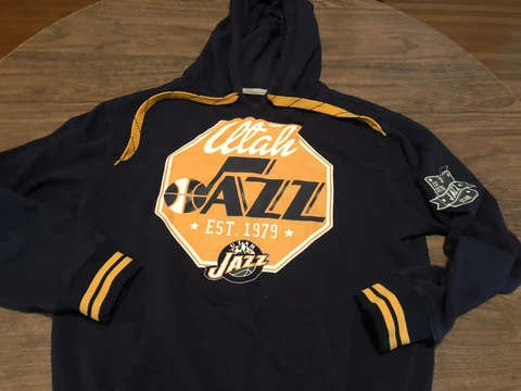 Utah Jazz NBA Basketball Navy Blue & Yellow Stripe Trim Medium Hoodie Sweatshirt Cover