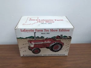 1/16 Ertl International 560 Tractor Demonstrator 2001 Lafayette Farm Toy Show - Picture 1 of 2