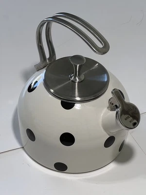 Tetera Kate Spade New York Lenox silbato a lunares mientras trabajas Foto 1 de 4