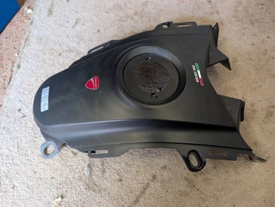 Cubierta de carenado del tanque de combustible de gasolina Ducati Hypermotard 939 480.1.567.1B Foto 1 de 4