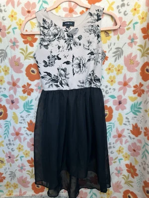 Amy Byer 女孩粉色花卉和黑色连衣裙 16 码 — 第 1/4 张图片