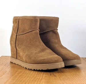UGG Women's Classic Mini Hidden Wedge Boots, Chestnut Suede, Size 8, RRP£135 - Picture 1 of 7