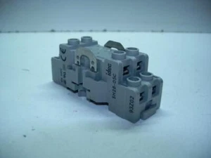 IDEC SH2B-05C RELAY SOCKET 10A 300V 8 BLADE - Picture 1 of 1