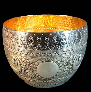 FINE VICTORIAN CHASED & REPOUSSE STERLING SILVER BOWL by THE BARNARD Bros, 1876 - Picture 1 of 8
