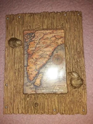 Marco de madera de aspecto rústico de resina para mesa bebés pájaros laterales Foto 1 de 4