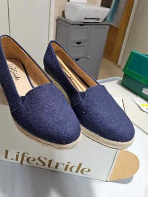 Alpargatas de cuña LifeStride Kamilla para mujer tela azul marino Lux, talla 9,5 W Foto 1 de 4