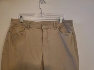 Croft & Barrow Crop Capri Pants  Size 16 Khaki Women's - Picture 1 of 14