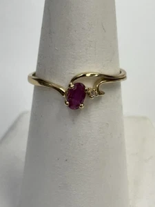 10k Yellow Gold Ruby & Diamond Fashion Ring Size 6.5 - Picture 1 of 7