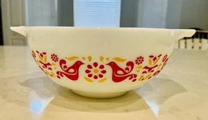 Pyrex 443 FRIENDSHIP Cinderella Orange/Red Birds Mixing Bowl 2.5 QT”Handles Vtg - Picture 1 of 6