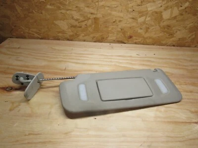 2007-2014 GMC Yukon Left Driver Side Sun Visor - Изображение 1 из 4