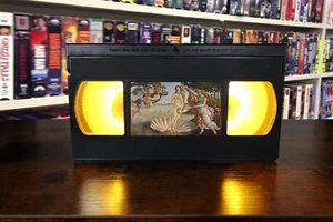 Sandro Botticelli, Die Geburt der Venus Kunstwerk VHS Lampe + Fernbedienung - Bild 1 von 2