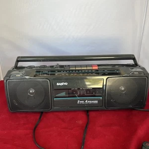 Sanyo M7024A Radio Cassette Boombox BLACK Vintage & Power cord TESTED Free Ship - Picture 1 of 7