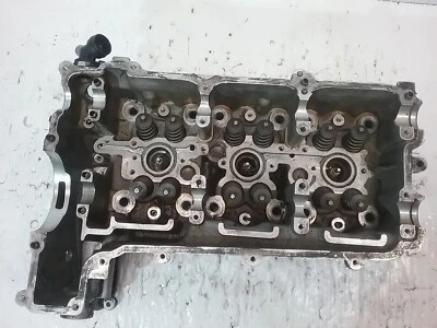 Левосторонняя головка блока цилиндров 2000-2002 Porsche Boxster 9961046710R 2,7 л 6 цилиндров - Изображение 1 из 4