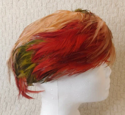 Gorra de plumas vintage verde amarillo rojo 22 OS  Foto 1 de 4