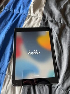 Apple iPad 5th Gen 32GB - Wi-Fi - Broken screen - Works Well - Picture 1 of 7